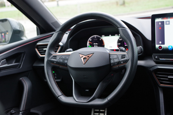 CUPRA Leon Sportstourer 1.4 e-Hybrid 245 PK VZ Adrenaline PHEV, Winterpakket, Carplay, DCC