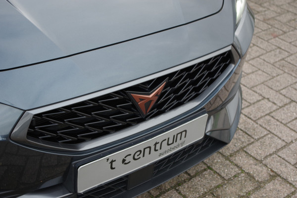 CUPRA Leon Sportstourer 1.4 e-Hybrid 245 PK VZ Adrenaline PHEV, Winterpakket, Carplay, DCC