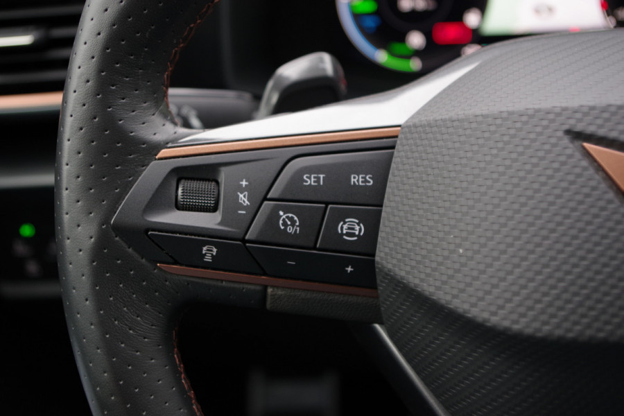 CUPRA Leon Sportstourer 1.4 e-Hybrid 245 PK VZ Adrenaline PHEV, Winterpakket, Carplay, DCC