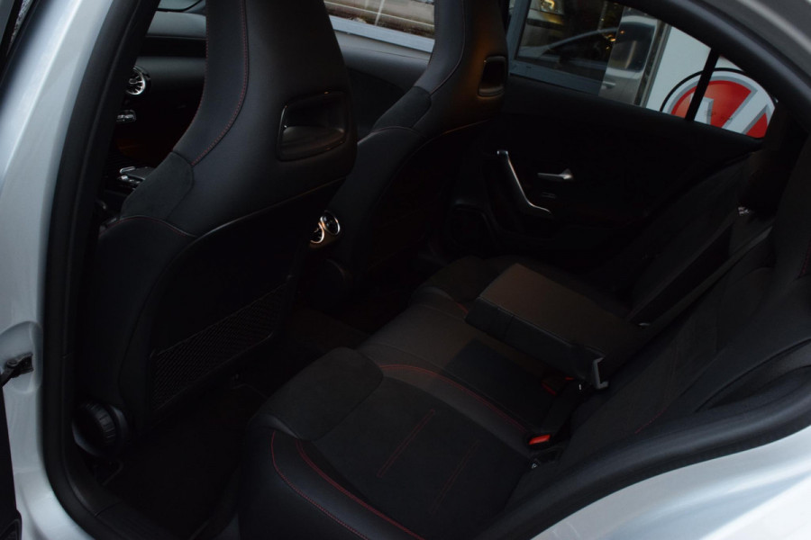 Mercedes-Benz A-Klasse 250 e AMG Line