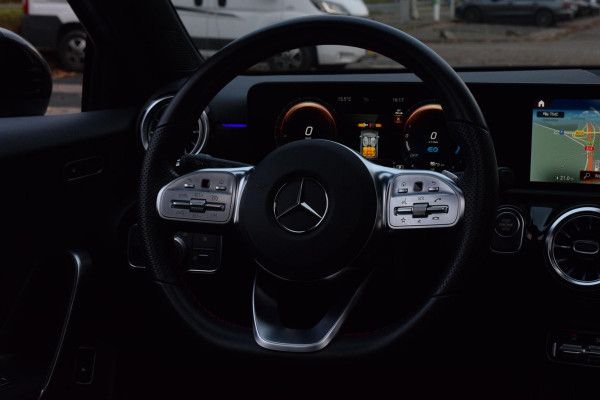 Mercedes-Benz A-Klasse 250 e AMG Line