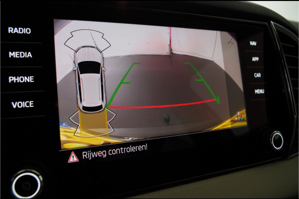 Škoda Karoq Škoda 1.5 TSI ACT Business Edition Plus 150pk > Trekhaak/Camera/Adaptive cruise control