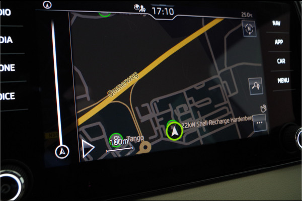 Škoda Karoq Škoda 1.5 TSI ACT Business Edition Plus 150pk > Trekhaak/Camera/Adaptive cruise control