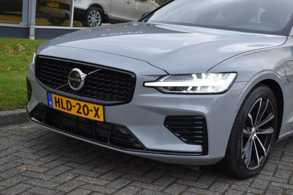 Volvo V60 T6 350PK Plug-in hybrid AWD Plus Dark Trekhaak | H&K | Contour stoelen | 360 Camera | 19"LMV