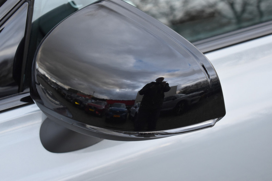 Volvo V60 T6 350PK Plug-in hybrid AWD Plus Dark Trekhaak | H&K | Contour stoelen | 360 Camera | 19"LMV