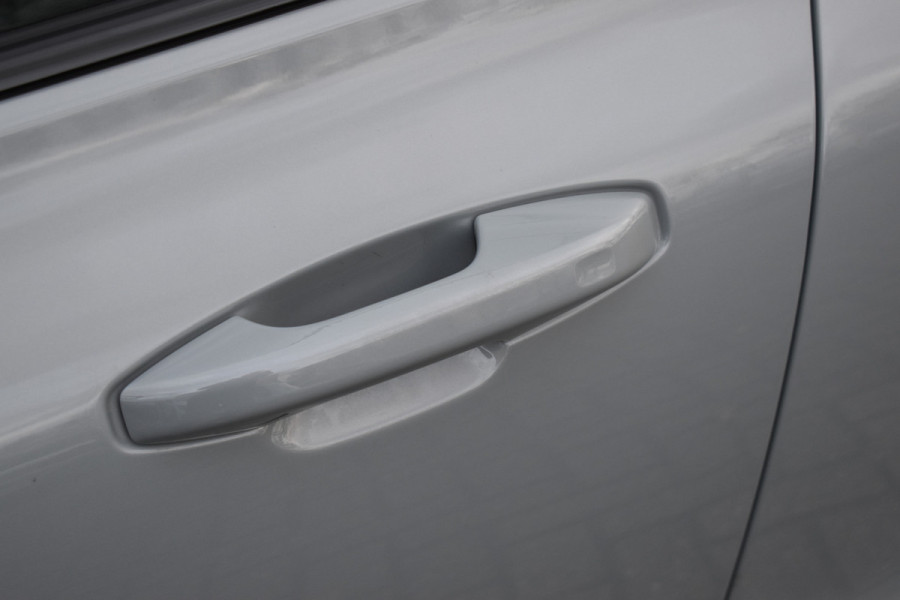 Volvo V60 T6 350PK Plug-in hybrid AWD Plus Dark Trekhaak | H&K | Contour stoelen | 360 Camera | 19"LMV