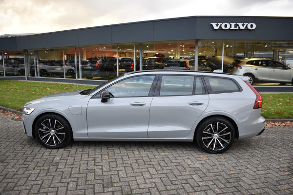 Volvo V60 T6 350PK Plug-in hybrid AWD Plus Dark Trekhaak | H&K | Contour stoelen | 360 Camera | 19"LMV