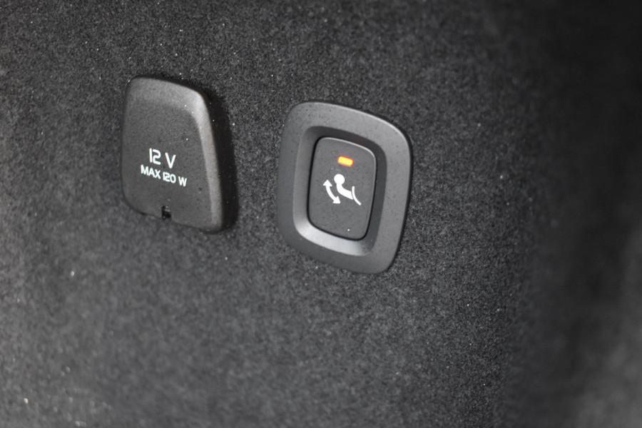 Volvo V60 T6 350PK Plug-in hybrid AWD Plus Dark Trekhaak | H&K | Contour stoelen | 360 Camera | 19"LMV