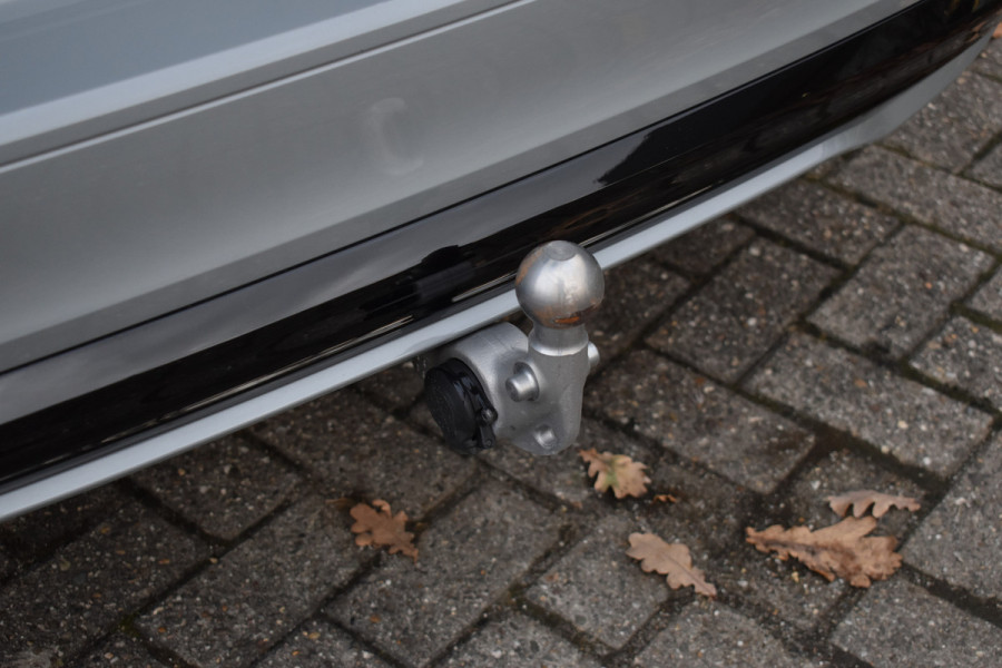 Volvo V60 T6 350PK Plug-in hybrid AWD Plus Dark Trekhaak | H&K | Contour stoelen | 360 Camera | 19"LMV