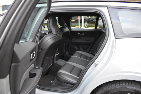 Volvo V60 T6 350PK Plug-in hybrid AWD Plus Dark Trekhaak | H&K | Contour stoelen | 360 Camera | 19"LMV