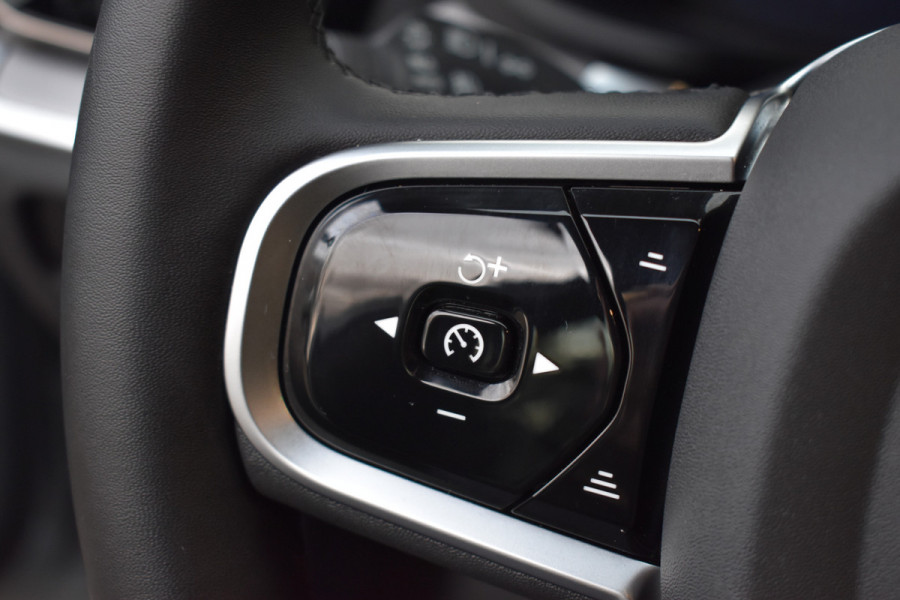 Volvo V60 T6 350PK Plug-in hybrid AWD Plus Dark Trekhaak | H&K | Contour stoelen | 360 Camera | 19"LMV