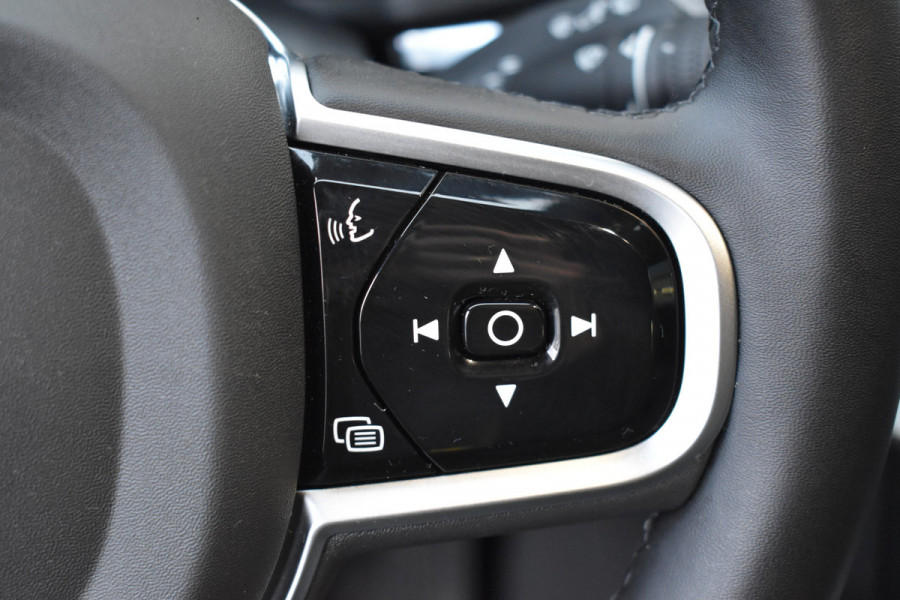 Volvo V60 T6 350PK Plug-in hybrid AWD Plus Dark Trekhaak | H&K | Contour stoelen | 360 Camera | 19"LMV