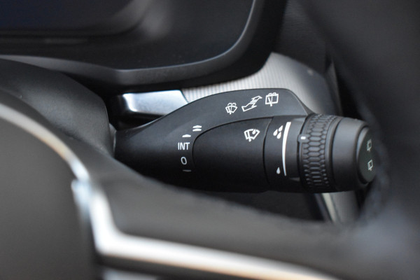 Volvo V60 T6 350PK Plug-in hybrid AWD Plus Dark Trekhaak | H&K | Contour stoelen | 360 Camera | 19"LMV