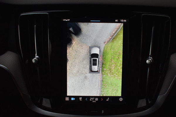Volvo V60 T6 350PK Plug-in hybrid AWD Plus Dark Trekhaak | H&K | Contour stoelen | 360 Camera | 19"LMV