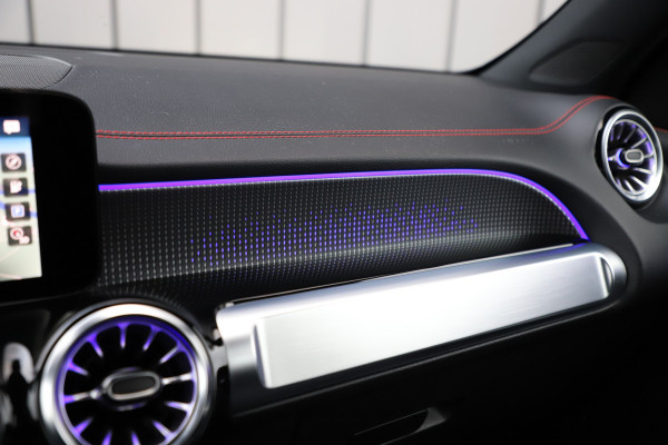 Mercedes-Benz EQB 250 AMG 67 kWh | 190PK | Led | Sfeerverlichting | Widescreen | Stoelverwarming | Camera | Standkachel | Apple-carplay | 2023.
