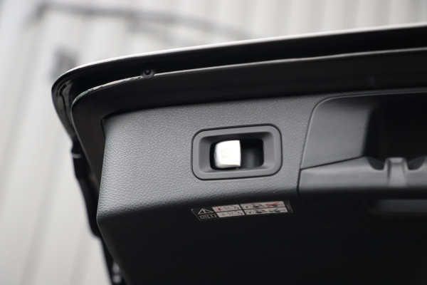 Mercedes-Benz C-Klasse Estate AMG 63 S | 510PK | Head-up | Keyless-go | Burmester | Carbon | Memory | Sfeerverlichting | ILS | Distronic | Trekhaak | 2