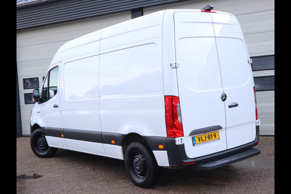 Mercedes-Benz eSprinter eSprinter 55 kWh 100% Elektrisch L2H2 - Camera - Airco