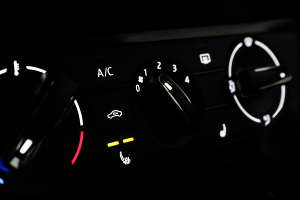 Škoda Fabia Škoda 1.0 TSI Monte Carlo > Zwart dak/Stoelverwarming/DSG/Apple Carplay/Android Auto