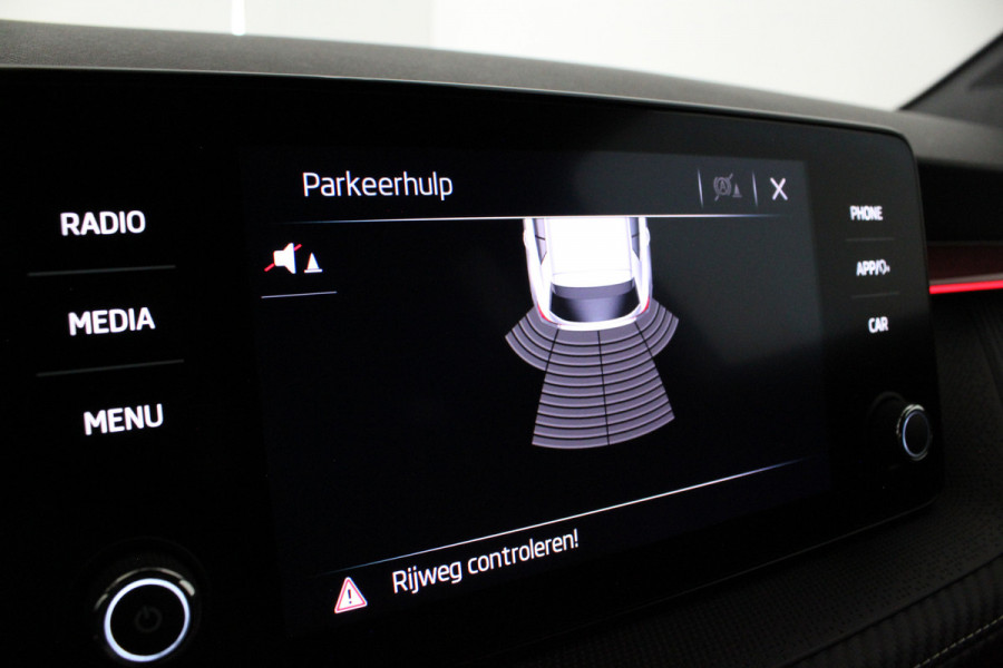 Škoda Fabia Škoda 1.0 TSI Monte Carlo > Zwart dak/Stoelverwarming/DSG/Apple Carplay/Android Auto