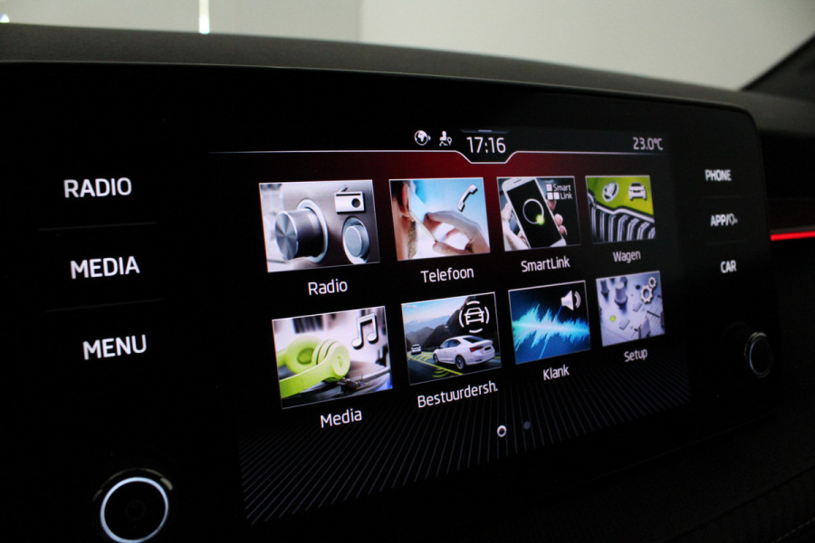 Škoda Fabia Škoda 1.0 TSI Monte Carlo > Zwart dak/Stoelverwarming/DSG/Apple Carplay/Android Auto