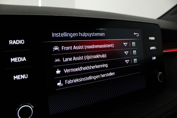 Škoda Fabia Škoda 1.0 TSI Monte Carlo > Zwart dak/Stoelverwarming/DSG/Apple Carplay/Android Auto