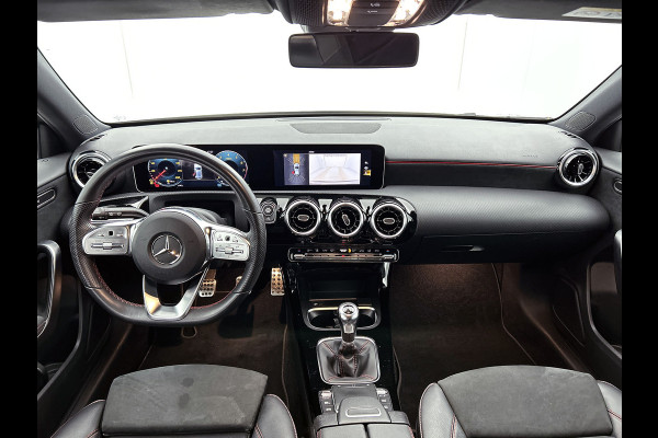 Mercedes-Benz A-Klasse 160 Business Solution AMG 5 Spaaks lichtmetalen velgen AMG | MUBX wide screen | Navigatie | Parking support met camera achter | Inclusief 24 maanden MB Certified garantie voor Europa.