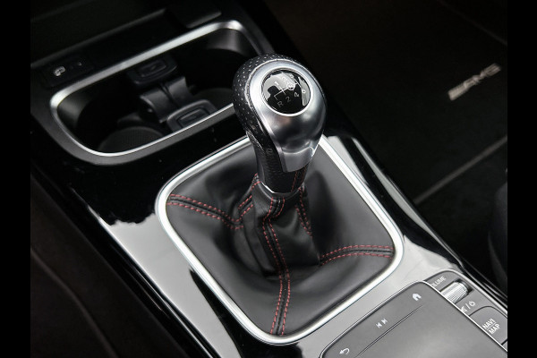 Mercedes-Benz A-Klasse 160 Business Solution AMG 5 Spaaks lichtmetalen velgen AMG | MUBX wide screen | Navigatie | Parking support met camera achter | Inclusief 24 maanden MB Certified garantie voor Europa.