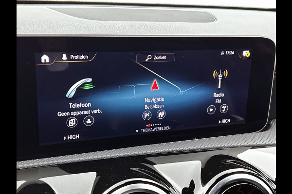 Mercedes-Benz A-Klasse 160 Business Solution AMG 5 Spaaks lichtmetalen velgen AMG | MUBX wide screen | Navigatie | Parking support met camera achter | Inclusief 24 maanden MB Certified garantie voor Europa.