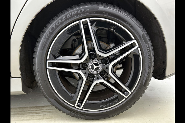Mercedes-Benz A-Klasse 160 Business Solution AMG 5 Spaaks lichtmetalen velgen AMG | MUBX wide screen | Navigatie | Parking support met camera achter | Inclusief 24 maanden MB Certified garantie voor Europa.