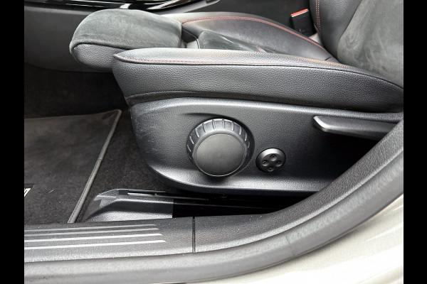 Mercedes-Benz A-Klasse 160 Business Solution AMG 5 Spaaks lichtmetalen velgen AMG | MUBX wide screen | Navigatie | Parking support met camera achter | Inclusief 24 maanden MB Certified garantie voor Europa.