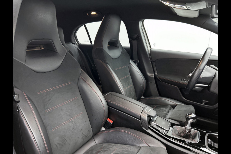 Mercedes-Benz A-Klasse 160 Business Solution AMG 5 Spaaks lichtmetalen velgen AMG | MUBX wide screen | Navigatie | Parking support met camera achter | Inclusief 24 maanden MB Certified garantie voor Europa.