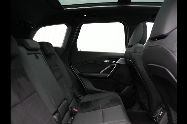 BMW X1 xDrive30e M Sport Plug In Hybrid 326pk Dealer O.H. PHEV | Panodak | Head Up | 360 Camera | Adaptive Cruise | Alcantara Sportstoelen Massage & Memory | Harman & Kardon | Stoelen & Stuur Verwarmd | Apple Carplay | 20"L.M | Blis | Keyless | Sfee