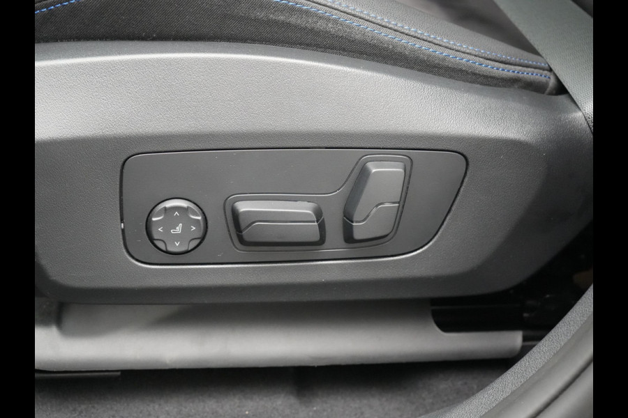 BMW X1 xDrive30e M Sport Plug In Hybrid 326pk Dealer O.H. PHEV | Panodak | Head Up | 360 Camera | Adaptive Cruise | Alcantara Sportstoelen Massage & Memory | Harman & Kardon | Stoelen & Stuur Verwarmd | Apple Carplay | 20"L.M | Blis | Keyless | Sfee