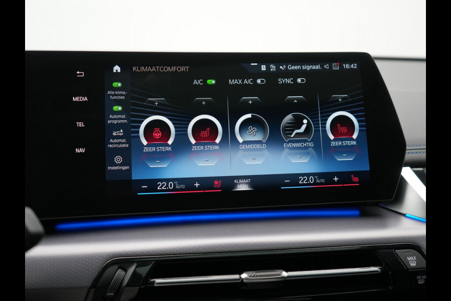 BMW X1 xDrive30e M Sport Plug In Hybrid 326pk Dealer O.H. PHEV | Panodak | Head Up | 360 Camera | Adaptive Cruise | Alcantara Sportstoelen Massage & Memory | Harman & Kardon | Stoelen & Stuur Verwarmd | Apple Carplay | 20"L.M | Blis | Keyless | Sfee