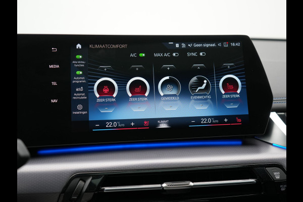 BMW X1 xDrive30e M Sport Plug In Hybrid 326pk Dealer O.H. PHEV | Panodak | Head Up | 360 Camera | Adaptive Cruise | Alcantara Sportstoelen Massage & Memory | Harman & Kardon | Stoelen & Stuur Verwarmd | Apple Carplay | 20"L.M | Blis | Keyless | Sfee