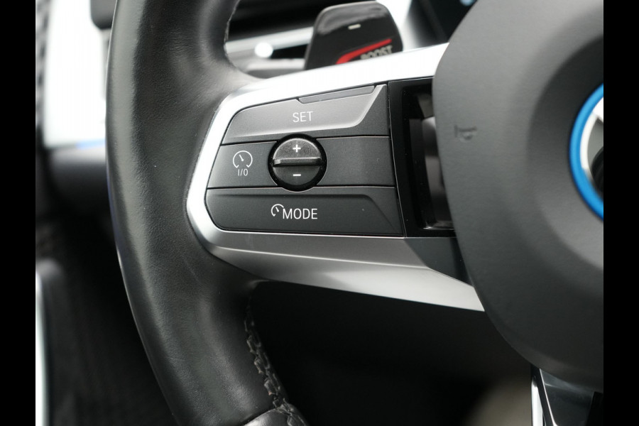 BMW X1 xDrive30e M Sport Plug In Hybrid 326pk Dealer O.H. PHEV | Panodak | Head Up | 360 Camera | Adaptive Cruise | Alcantara Sportstoelen Massage & Memory | Harman & Kardon | Stoelen & Stuur Verwarmd | Apple Carplay | 20"L.M | Blis | Keyless | Sfee