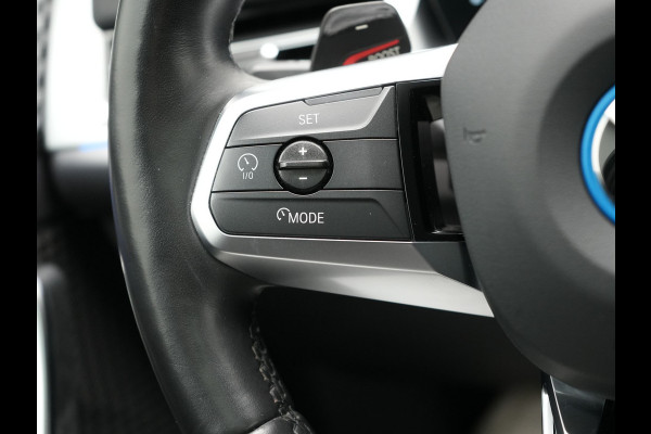 BMW X1 xDrive30e M Sport Plug In Hybrid 326pk Dealer O.H. PHEV | Panodak | Head Up | 360 Camera | Adaptive Cruise | Alcantara Sportstoelen Massage & Memory | Harman & Kardon | Stoelen & Stuur Verwarmd | Apple Carplay | 20"L.M | Blis | Keyless | Sfee