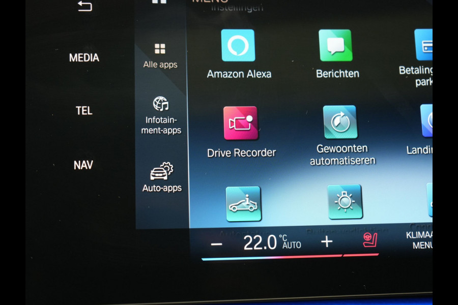 BMW X1 xDrive30e M Sport Plug In Hybrid 326pk Dealer O.H. PHEV | Panodak | Head Up | 360 Camera | Adaptive Cruise | Alcantara Sportstoelen Massage & Memory | Harman & Kardon | Stoelen & Stuur Verwarmd | Apple Carplay | 20"L.M | Blis | Keyless | Sfee