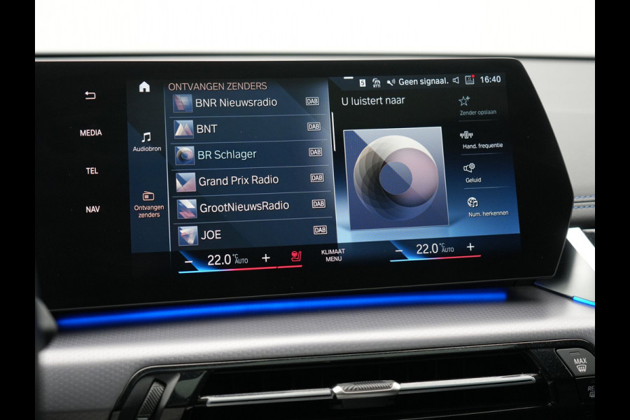 BMW X1 xDrive30e M Sport Plug In Hybrid 326pk Dealer O.H. PHEV | Panodak | Head Up | 360 Camera | Adaptive Cruise | Alcantara Sportstoelen Massage & Memory | Harman & Kardon | Stoelen & Stuur Verwarmd | Apple Carplay | 20"L.M | Blis | Keyless | Sfee