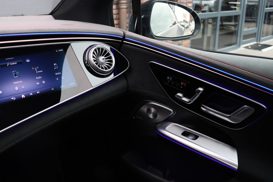Mercedes-Benz EQE AMG 53 4MATIC+ 90 kWh | 72500,- Ex | MBUX Hyperscreen | Airmatic | Achterasbesturing | Distronic+ | Massage | Memory | Burmester | Stoelventilatie | HUD | Digital Light | Warmtepomp | Surround Camera |
