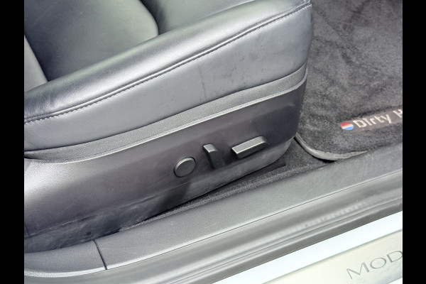 Tesla Model 3 RWD SR+ 60kWh 325PK Lmv 18" AutoPilot Leder PanoDak Adaptive-Cruise Lmv Camera's Elektr.-Stuur+Stoelen+Spiegels+Geheugen+Easy-En Navi LED Comfortstoelen ACC DAB Keyless en Voorverwarmen interieur via App One-Pedal-Drive Origineel Nederlandse auto tot 11kw laden thuis! Garantie Accu tot 10-12-2027 max 160.000km 1.584kg licht!