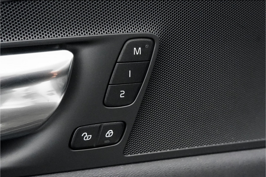 Volvo XC60 2.0 B4 Inscription R-Design Luchtvering ACC Trekhaak