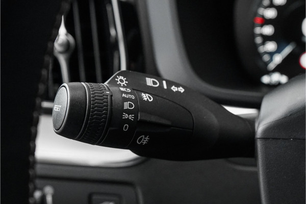 Volvo XC60 2.0 B4 Inscription R-Design Luchtvering ACC Trekhaak