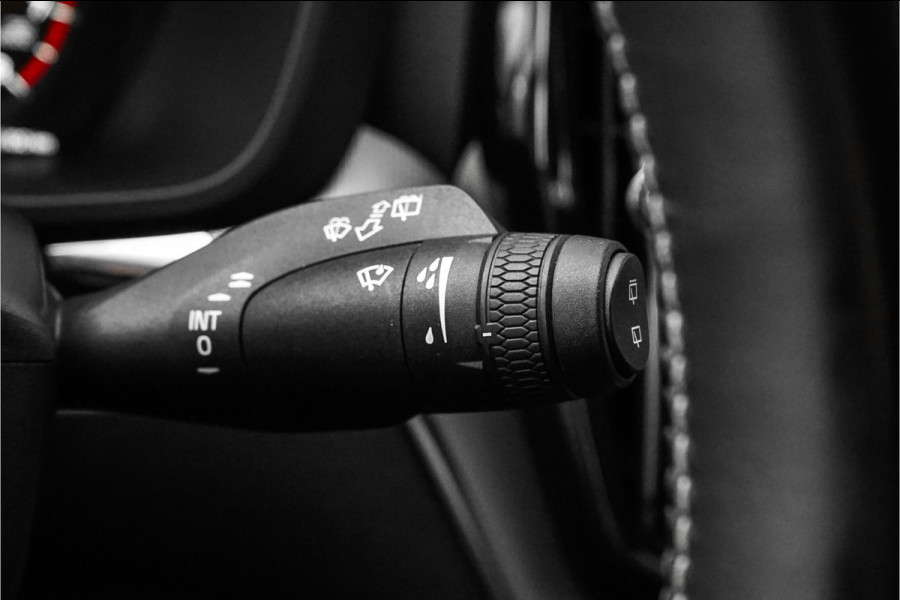 Volvo XC60 2.0 B4 Inscription R-Design Luchtvering ACC Trekhaak