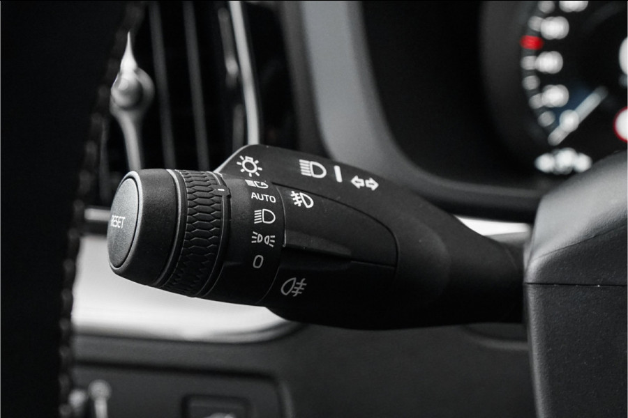 Volvo XC60 2.0 B4 Inscription R-Design Luchtvering ACC Trekhaak