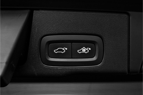 Volvo XC60 2.0 B4 Inscription R-Design Luchtvering ACC Trekhaak