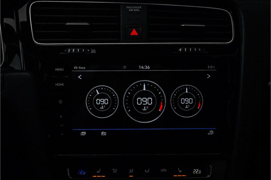 Volkswagen Golf 2.0 TSI 4Motion R Performance Akrapovic Pano Dynaudio Leder 19"