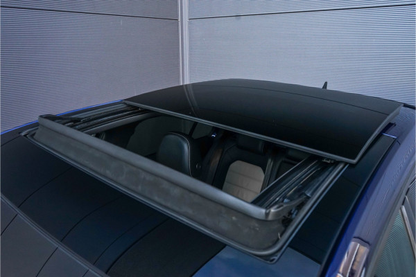 Volkswagen Golf 2.0 TSI 4Motion R Performance Akrapovic Pano Dynaudio Leder 19"