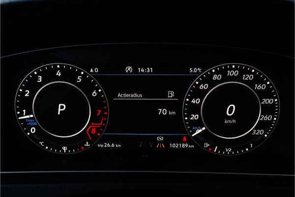 Volkswagen Golf 2.0 TSI 4Motion R Performance Akrapovic Pano Dynaudio Leder 19"