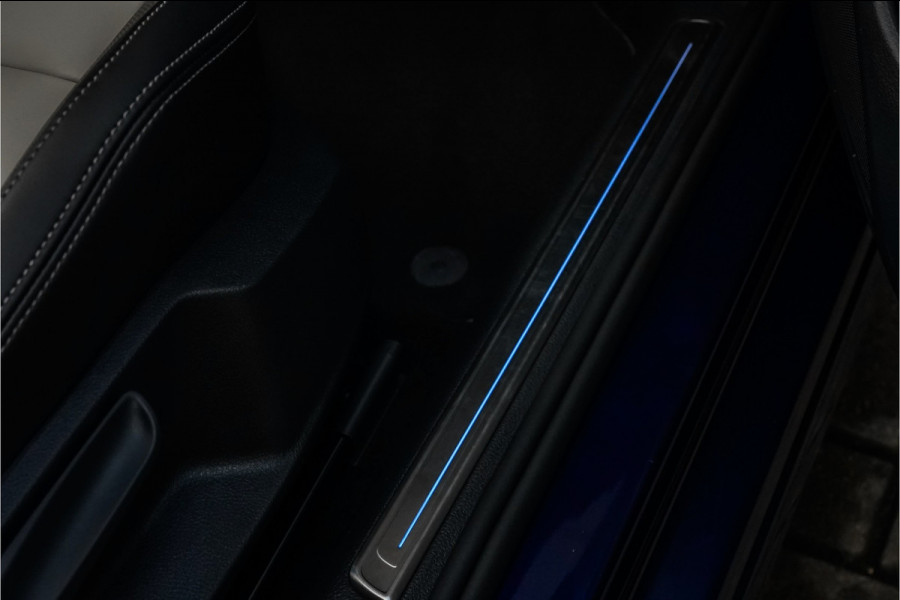 Volkswagen Golf 2.0 TSI 4Motion R Performance Akrapovic Pano Dynaudio Leder 19"